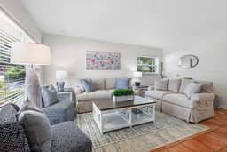 Bay to Bay Bungalow - Image 2