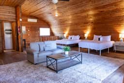 The Rustic Reed Barn - Image 5