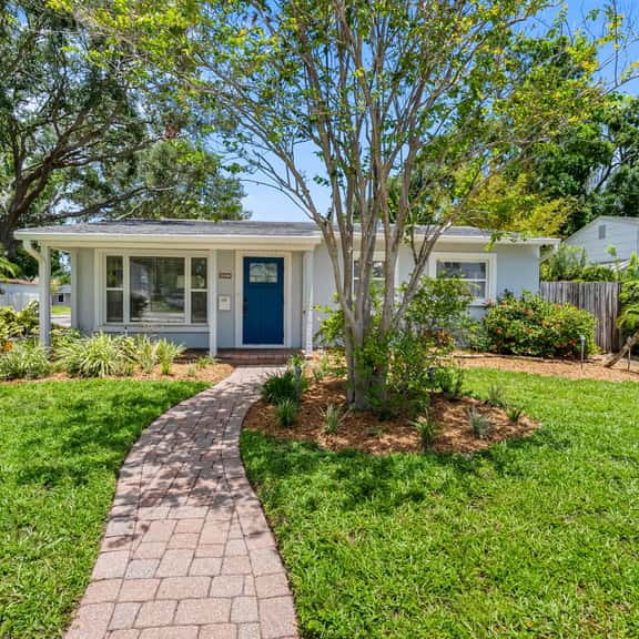 Bay to Bay Bungalow - Image 1