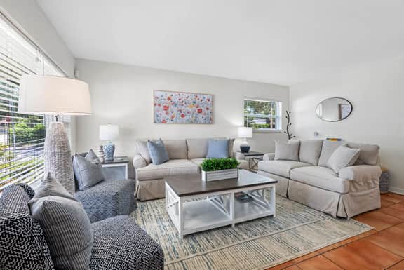 Bay to Bay Bungalow - Image 2
